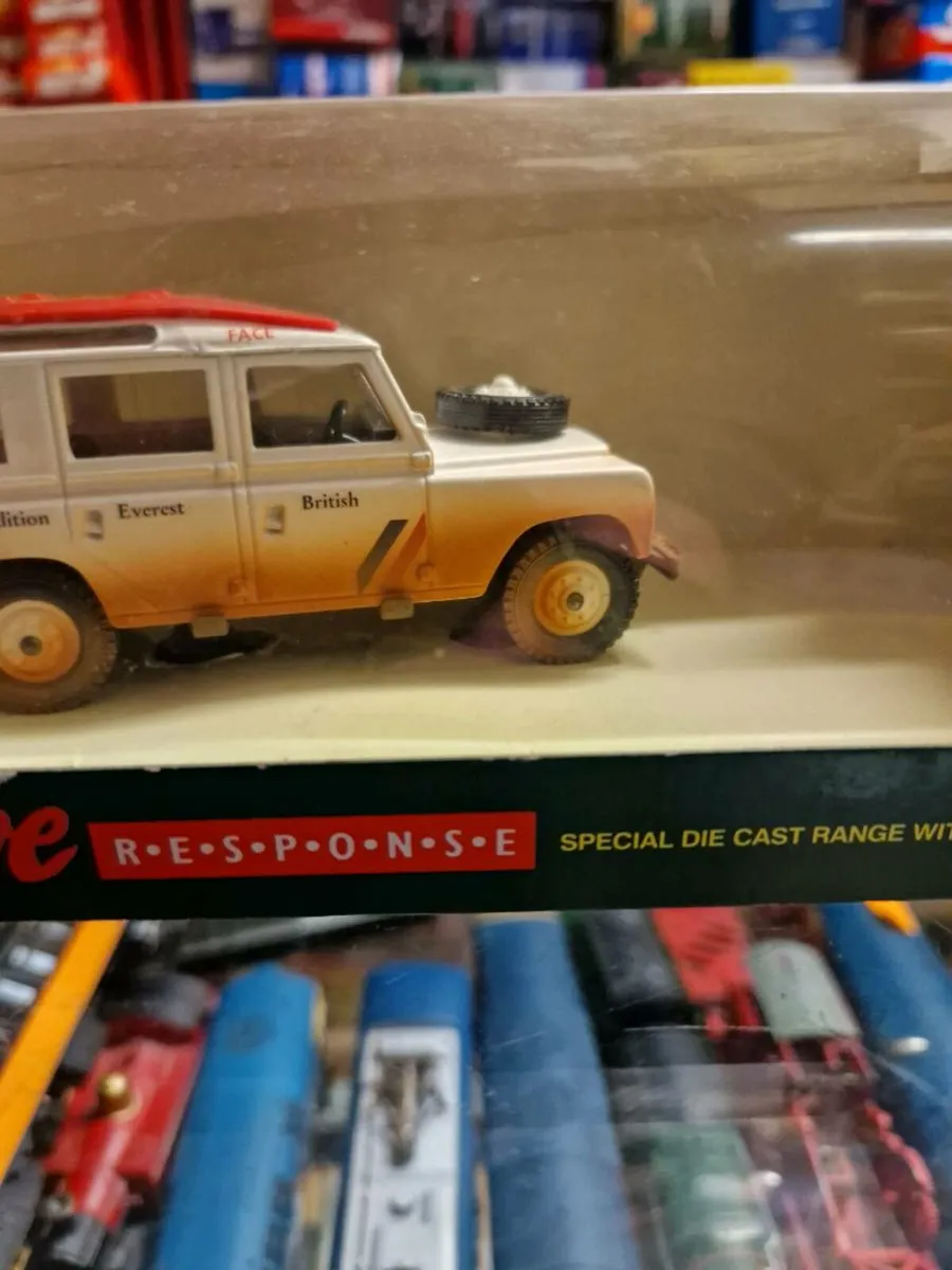 Corgi Solido Landrover - Image 3