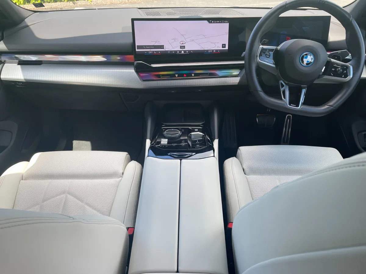 BMW 5-SeriesM-SPORT 2024 - Image 4