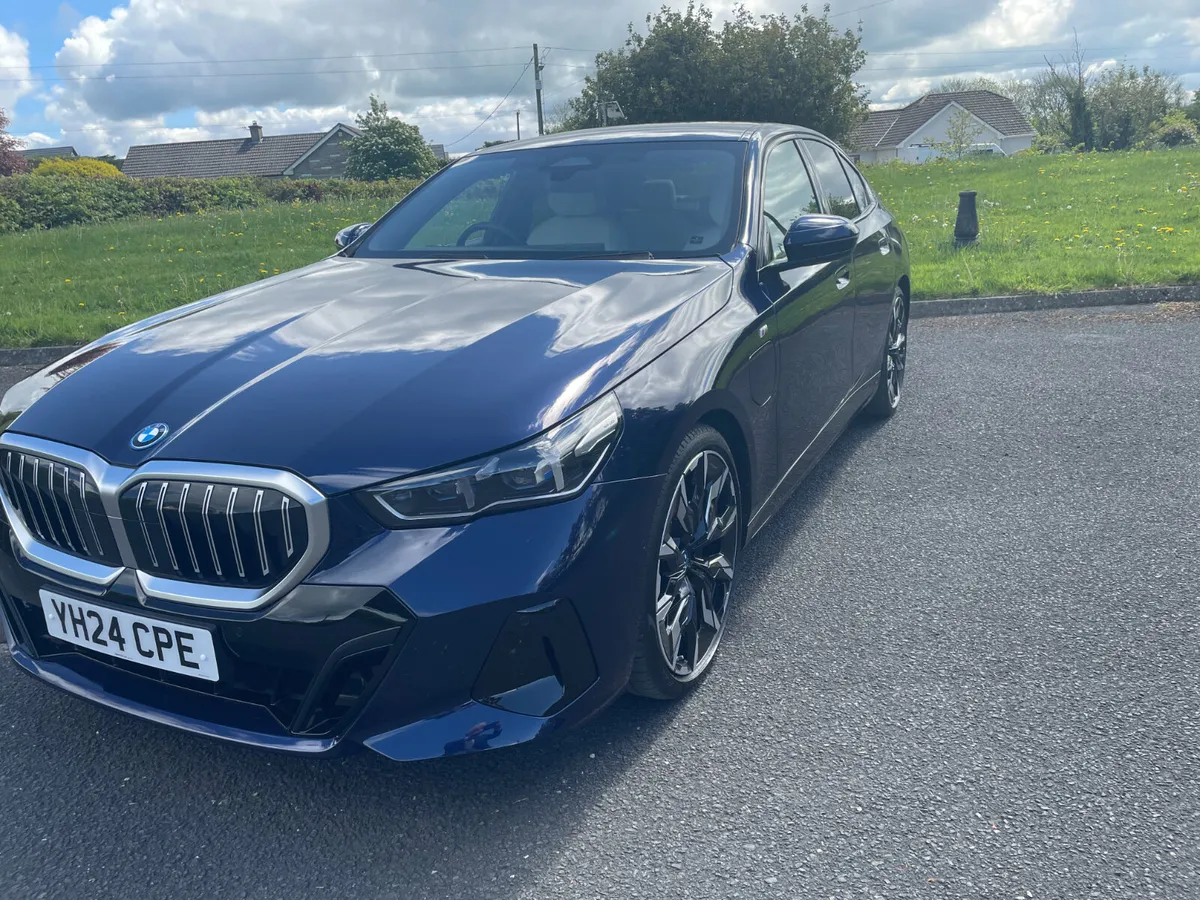 BMW 5-SeriesM-SPORT 2024 - Image 2