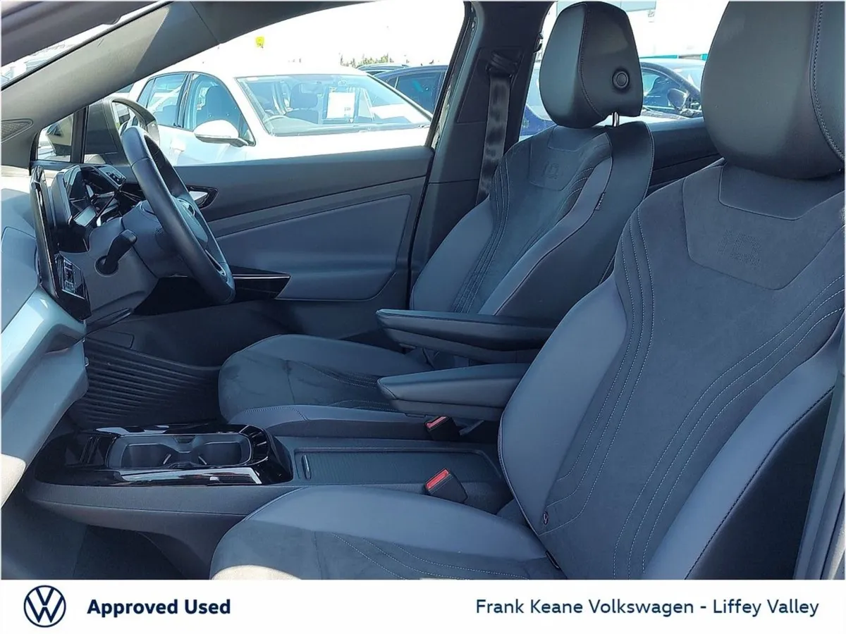 Volkswagen ID.4 Life 77kwh 204HP  heated Seats - Image 4