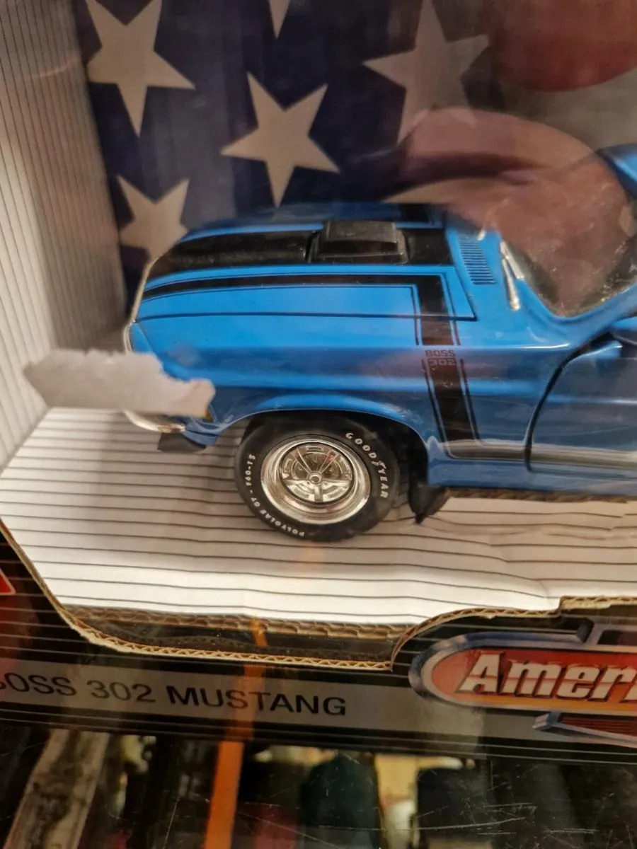 Corgi ERTL Ford Mustang 1.18 - Image 2
