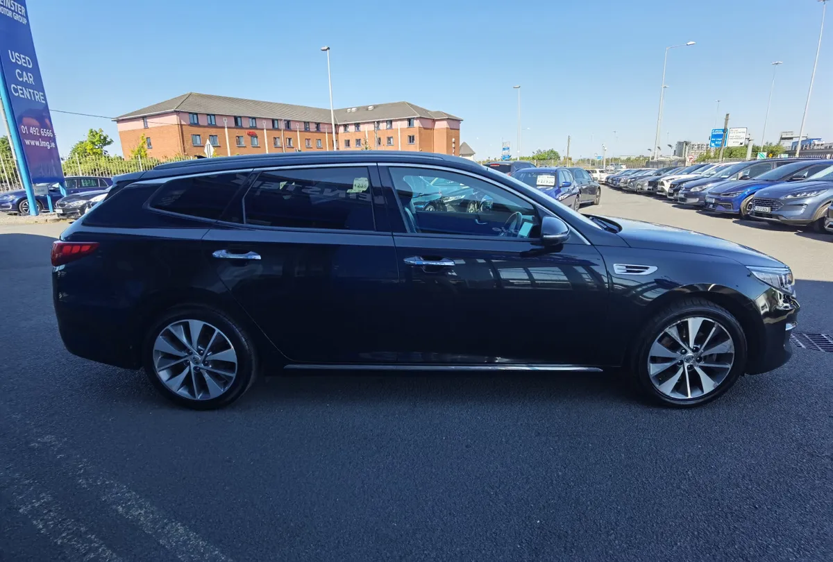 KIA 1.7CRDI **HARMON/KARDON** AUTOMATIC ESTATE - Image 4