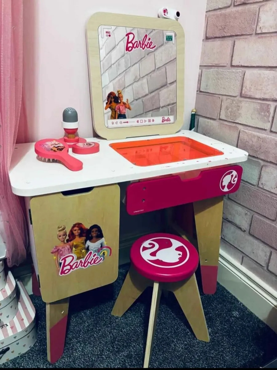 Barbie Kids Vanity Table - Image 2