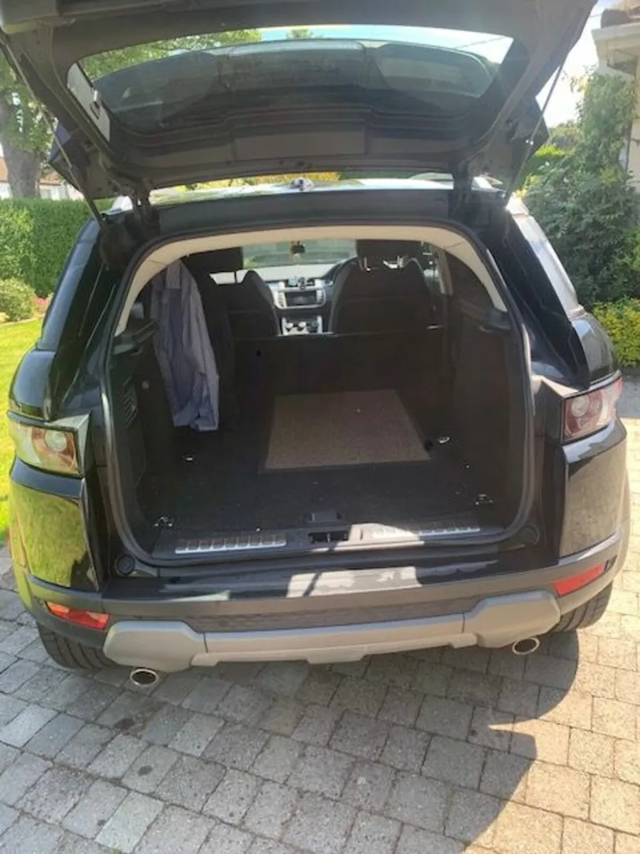 Land Rover Range Rover Evoque Commercial 2014 - Image 2