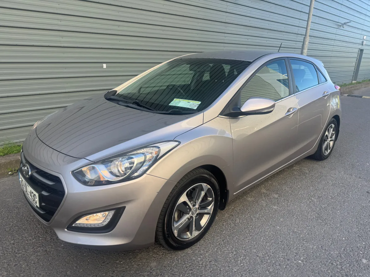 Hyundai i30 2016 AUTO 1.6 Crdi DELUXE - Image 3