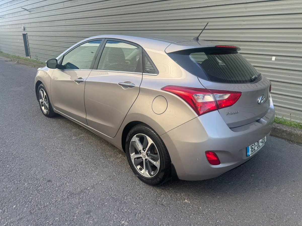 Hyundai i30 2016 AUTO 1.6 Crdi DELUXE - Image 4