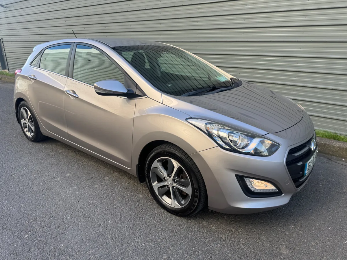 Hyundai i30 2016 AUTO 1.6 Crdi DELUXE - Image 1