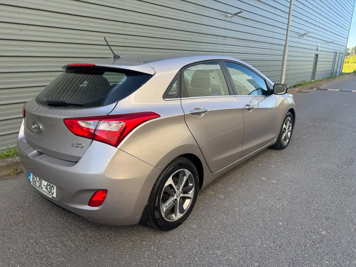 Hyundai i30 2016 AUTO 1.6 Crdi DELUXE - Image 2