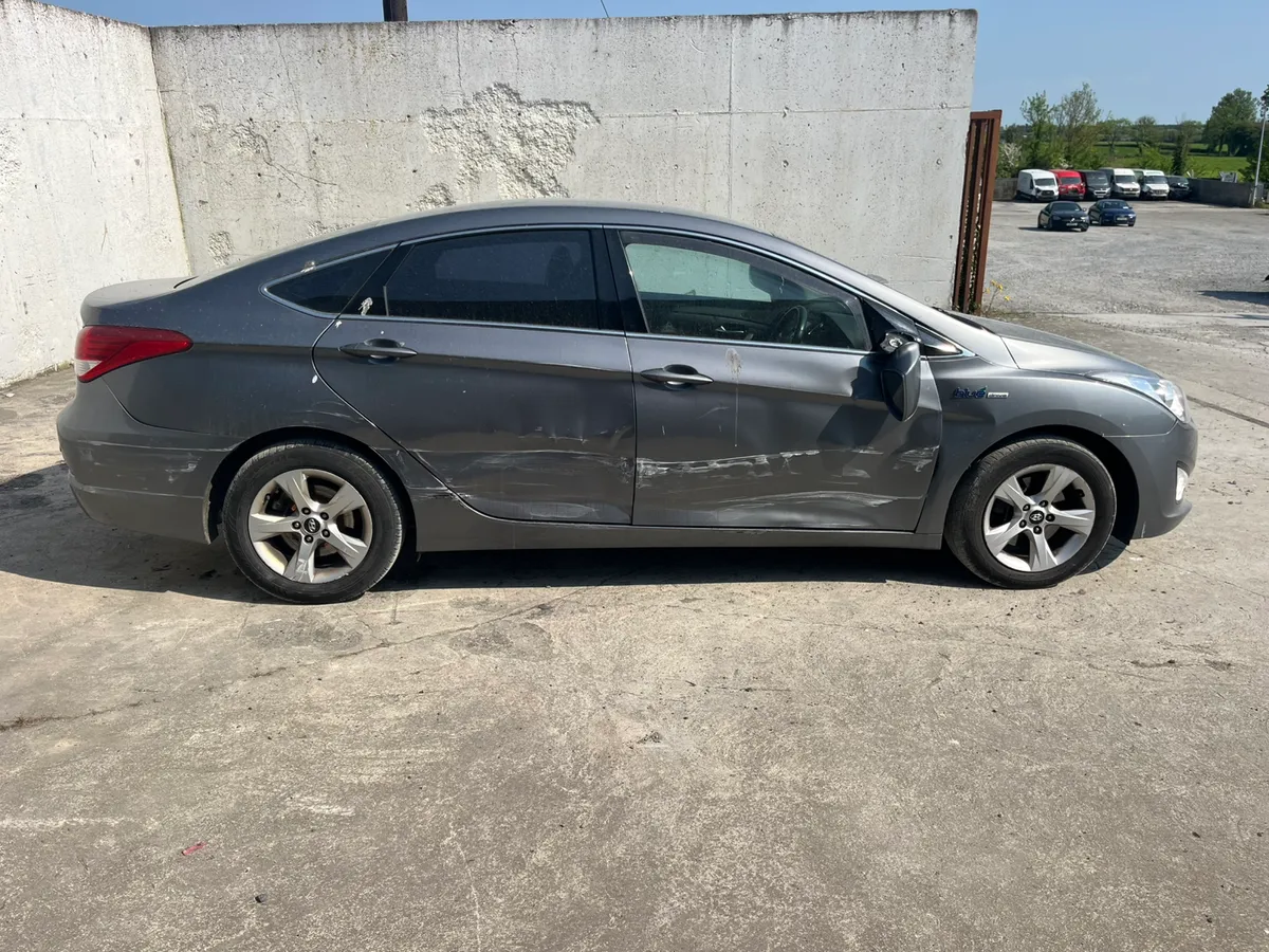 2015, Hyundai i40 - Image 2