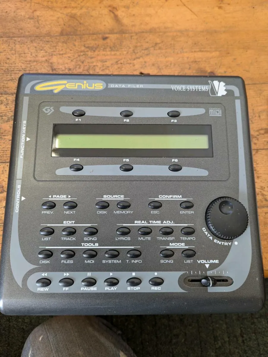 Midi USB /floppy disc file player. - Image 2