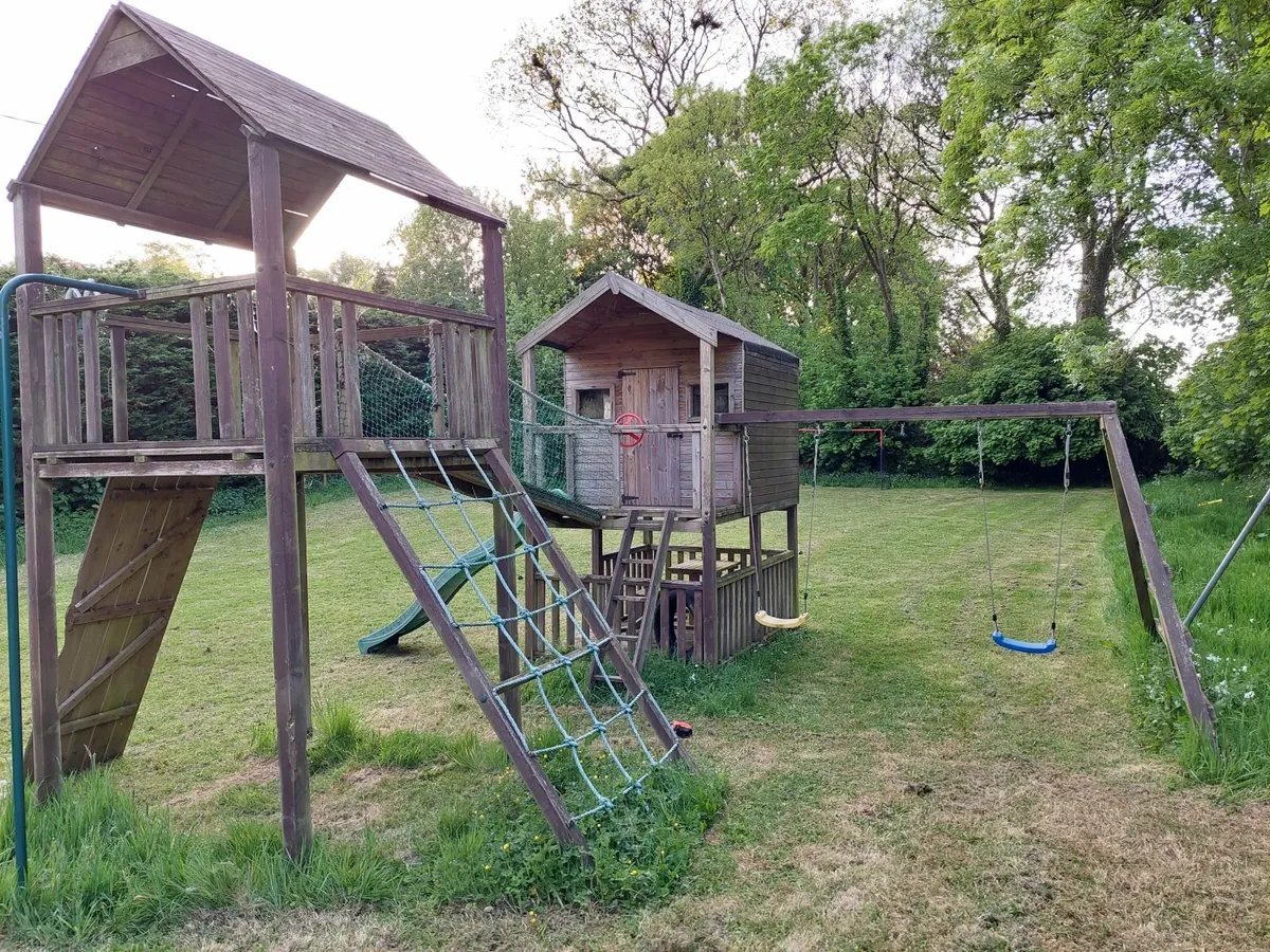 Large climbing frame - Image 1