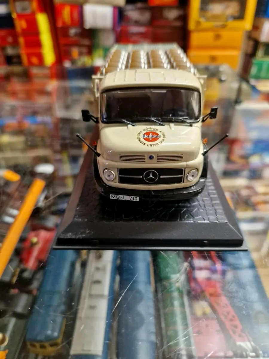 Corgi Atlas Mercedes Beer Truck - Image 2
