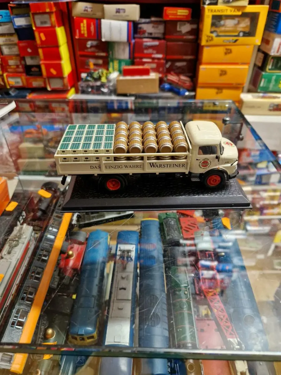 Corgi Atlas Mercedes Beer Truck - Image 4