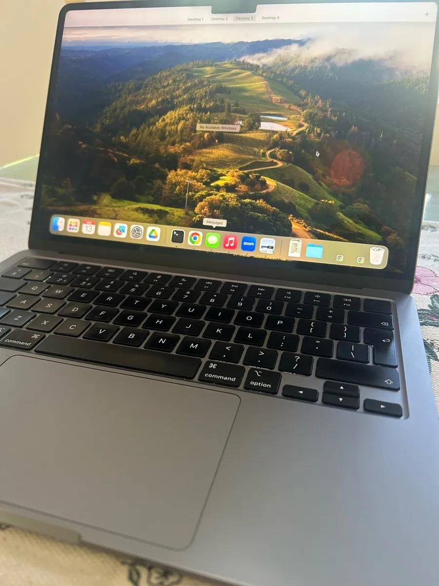 Mac Book Air M2 2022 - Image 3