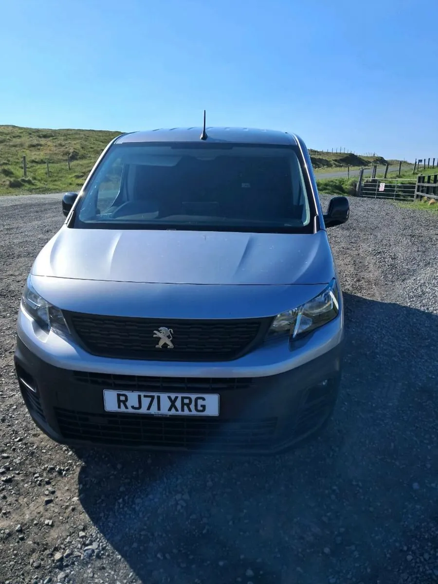 Van - Image 1