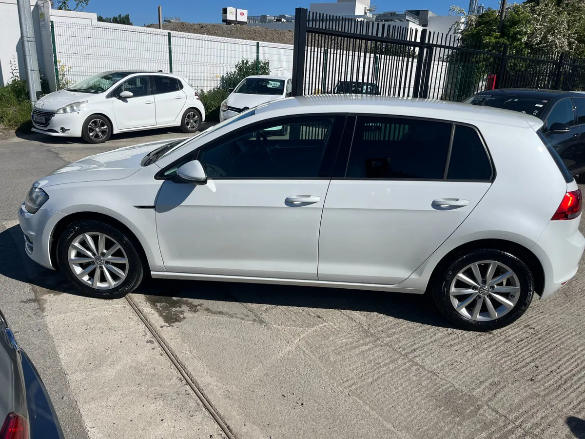 VOLKSWAGEN GOLF 2015, 1.2 TSI 5DR AUTO LOW KMS - Image 3