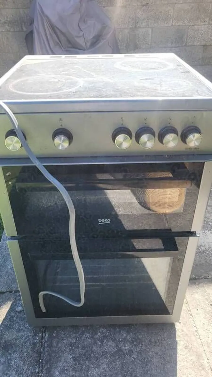 freestanding oven - Image 1