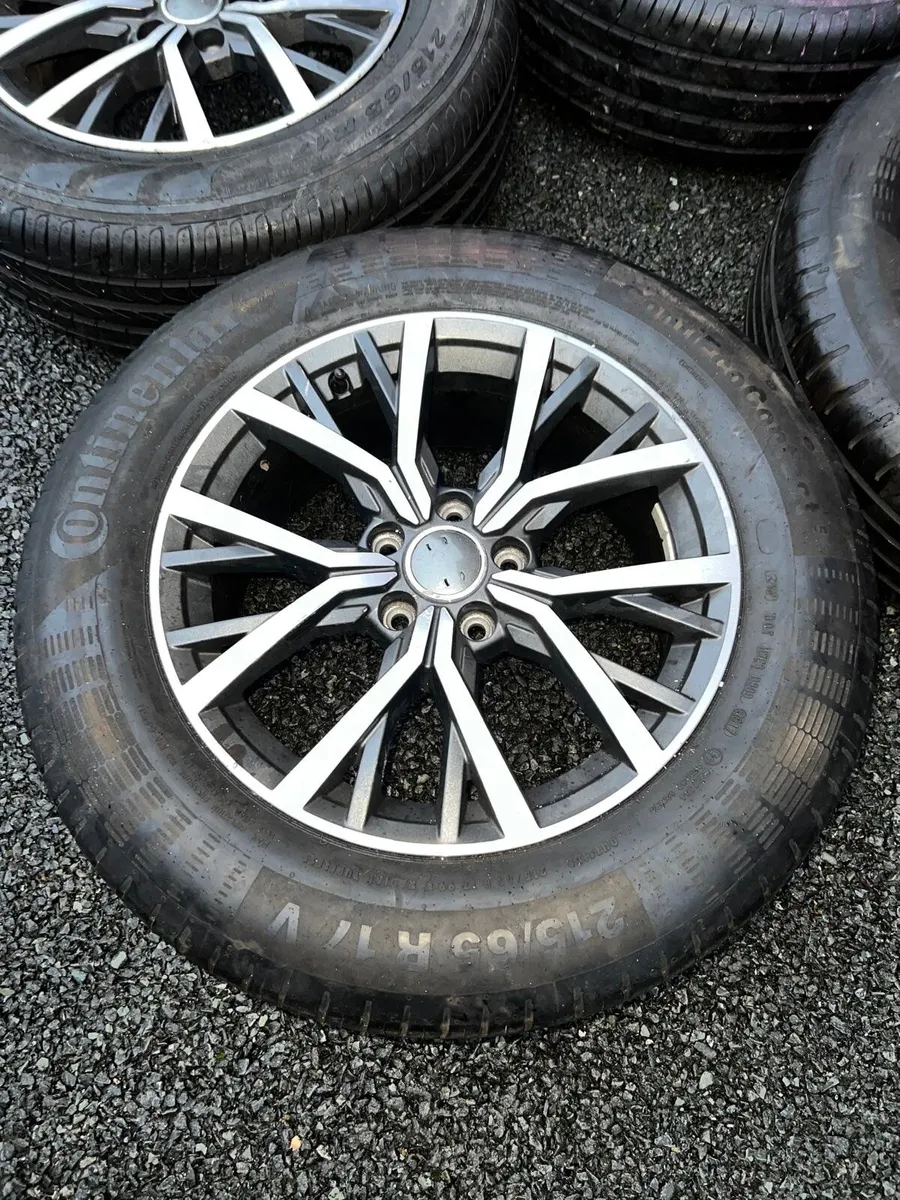 17 inch Genuine VW Tiguan Wheels & Tyres - Image 4
