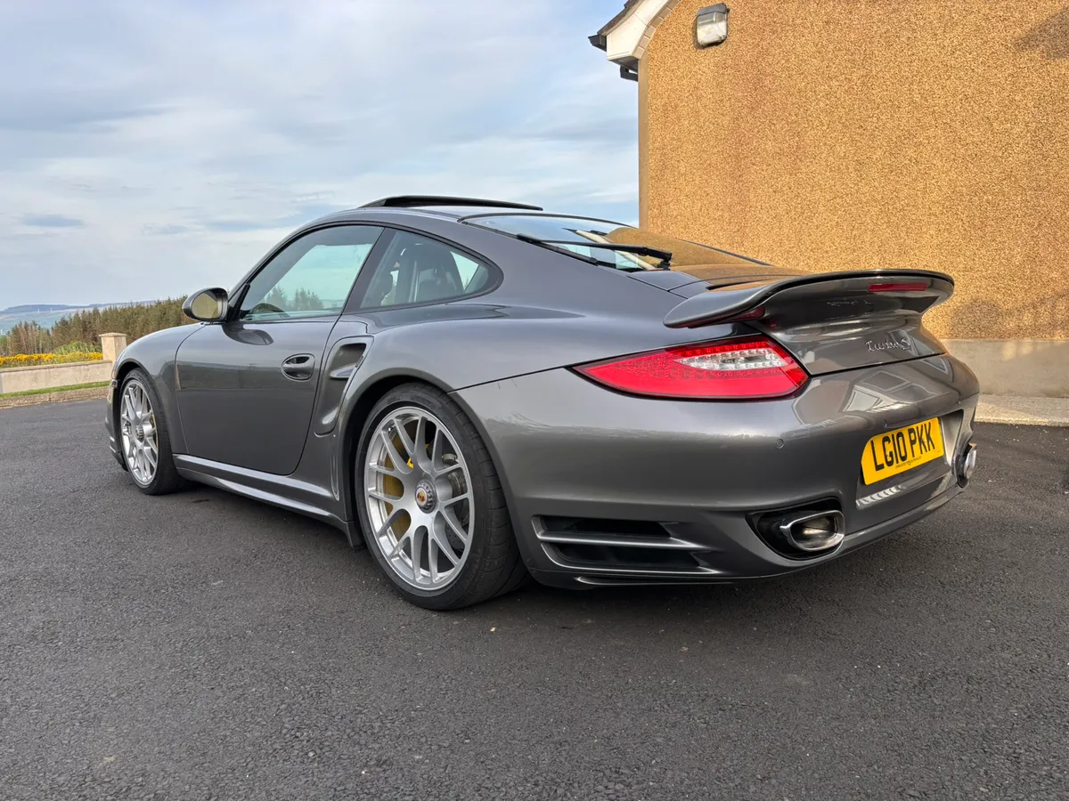 Porshe 911 997 Gen2 turbo s - Image 3