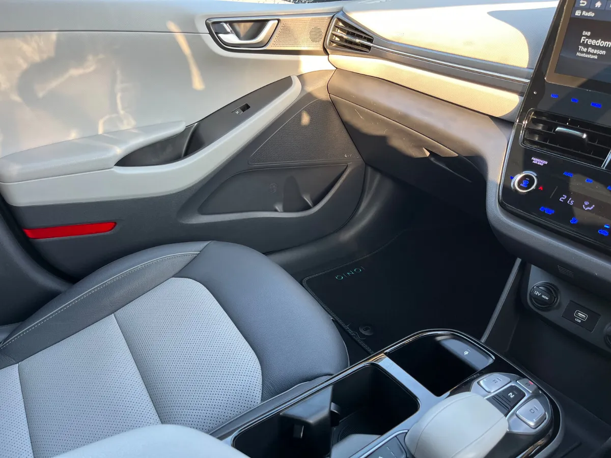 Hyundai IONIQ 2020,VERY HIGH SPEC,LIKE A NEW CAR - Image 4