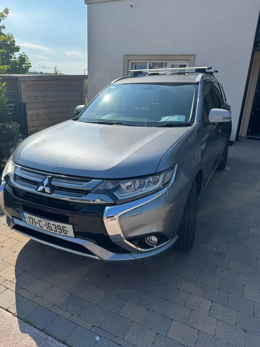 Mitsubishi Outlander 2017 - Image 1