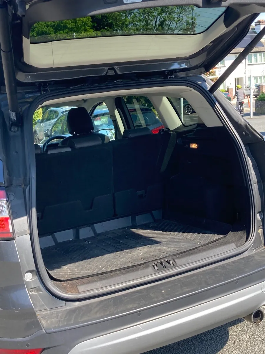 Ford Kuga 2018 - Image 2
