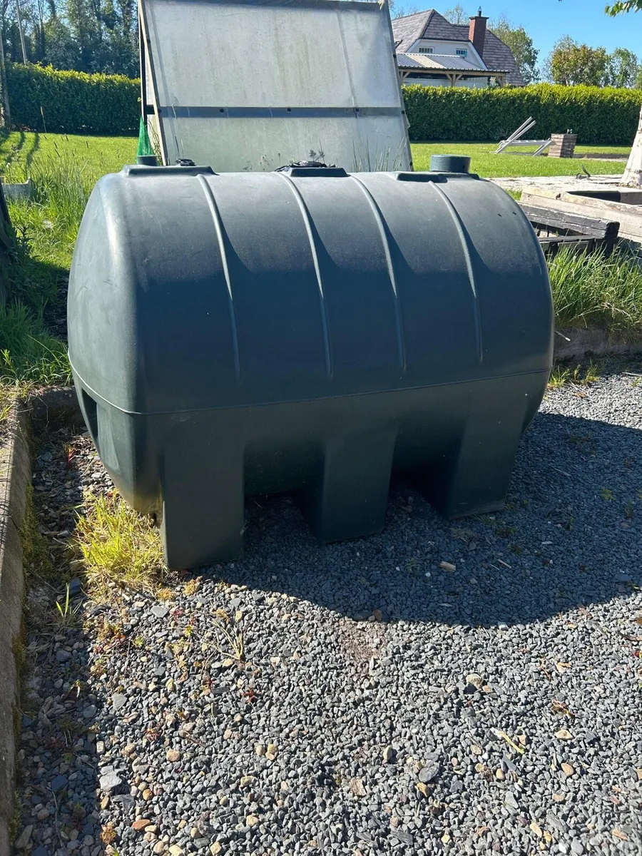 Oil tank - Image 1