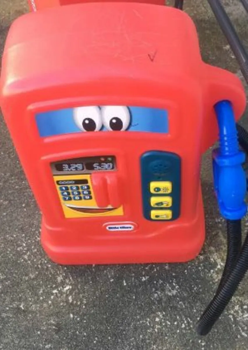 little tikes cozy coupe petrol pump - Image 1