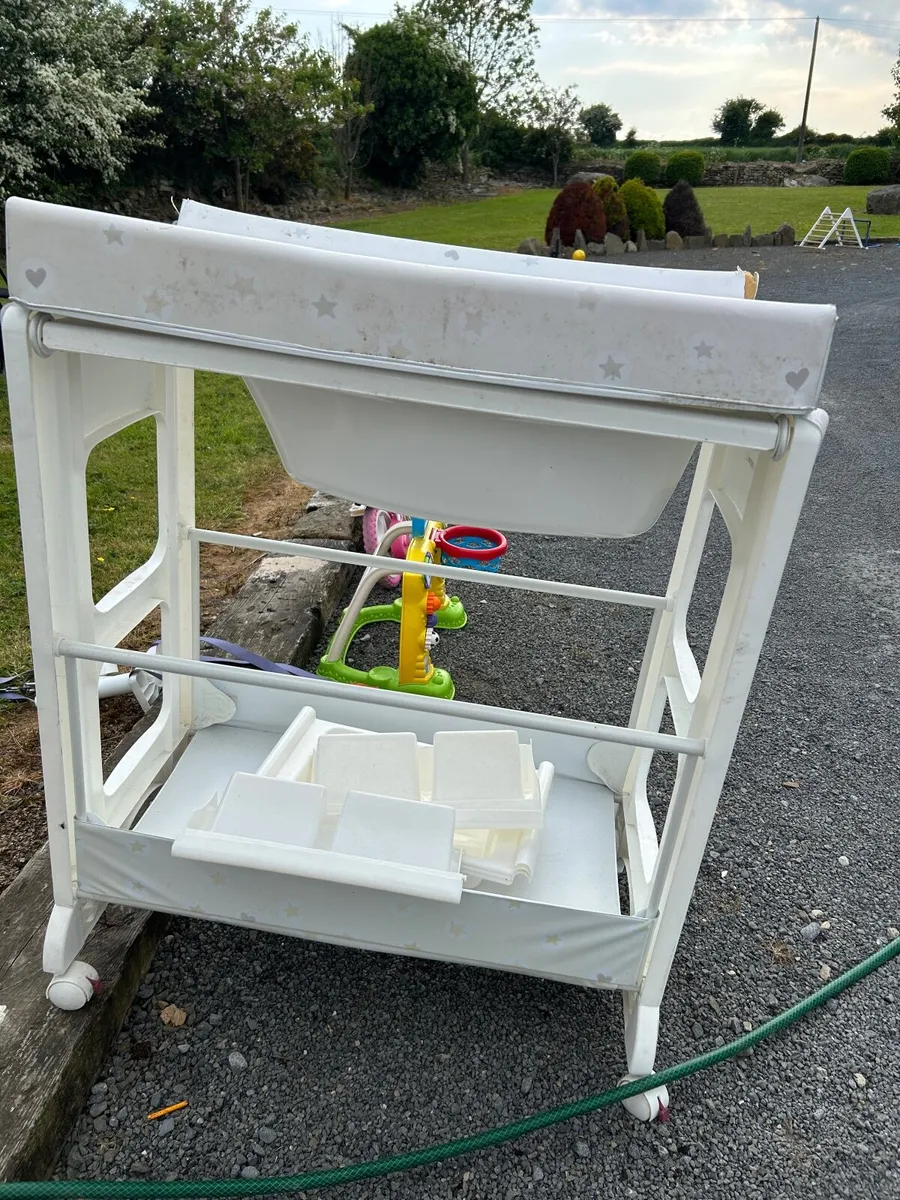 Baby changing table - Image 3