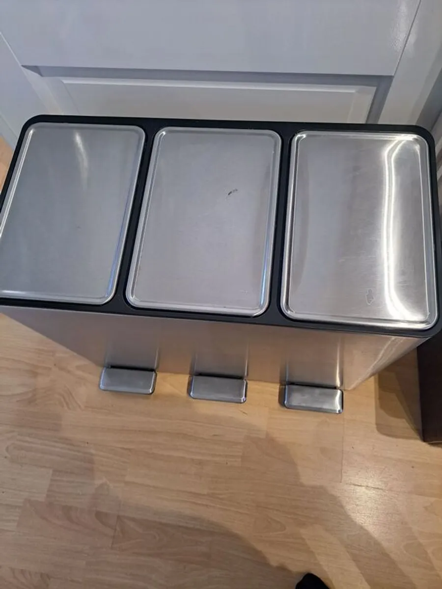 recycling bins - Image 2
