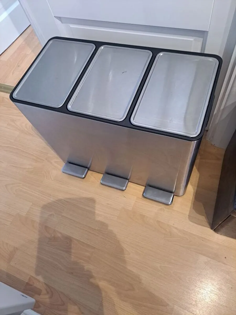 recycling bins - Image 3