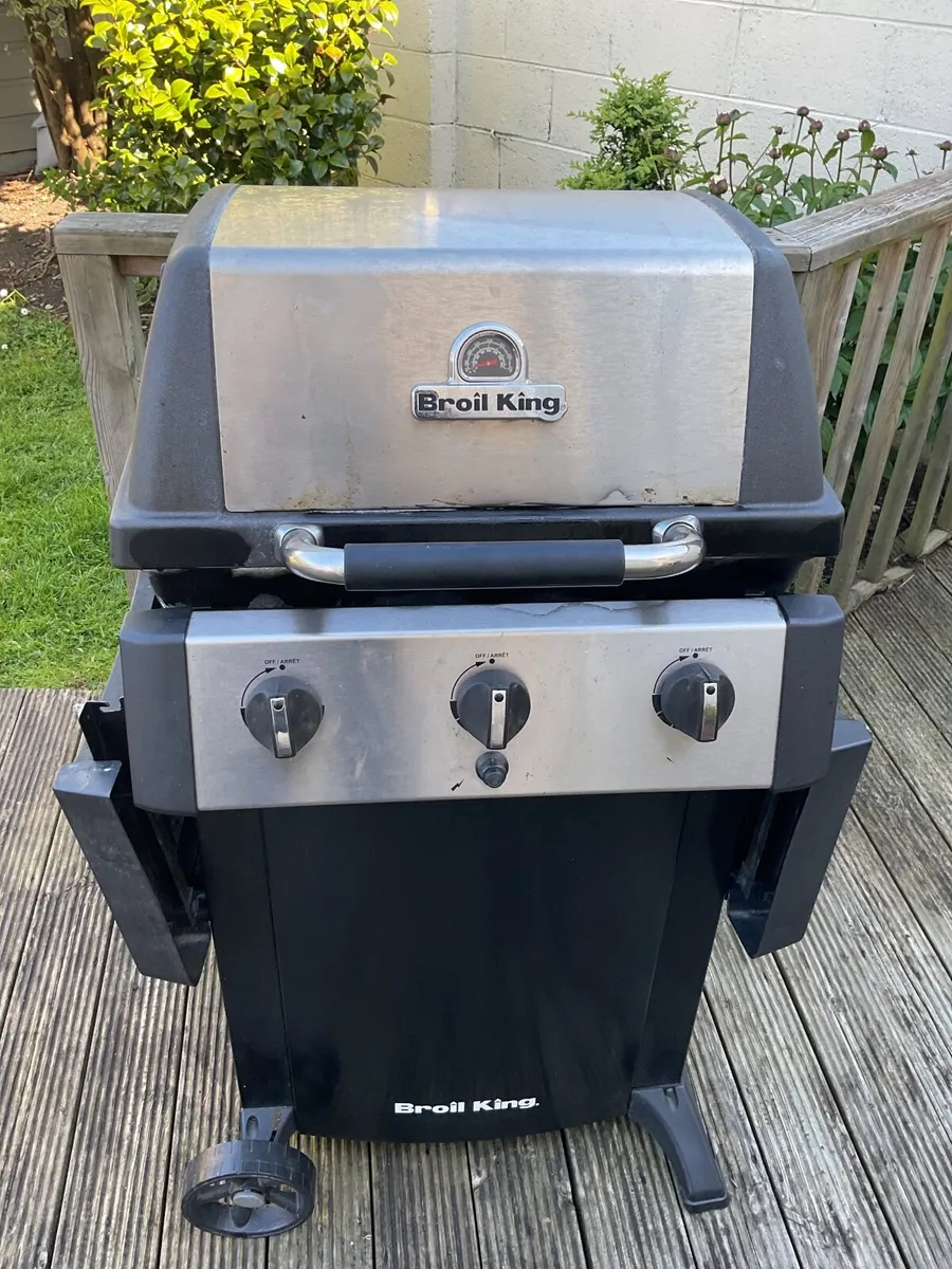 Gas BBQ - Image 2