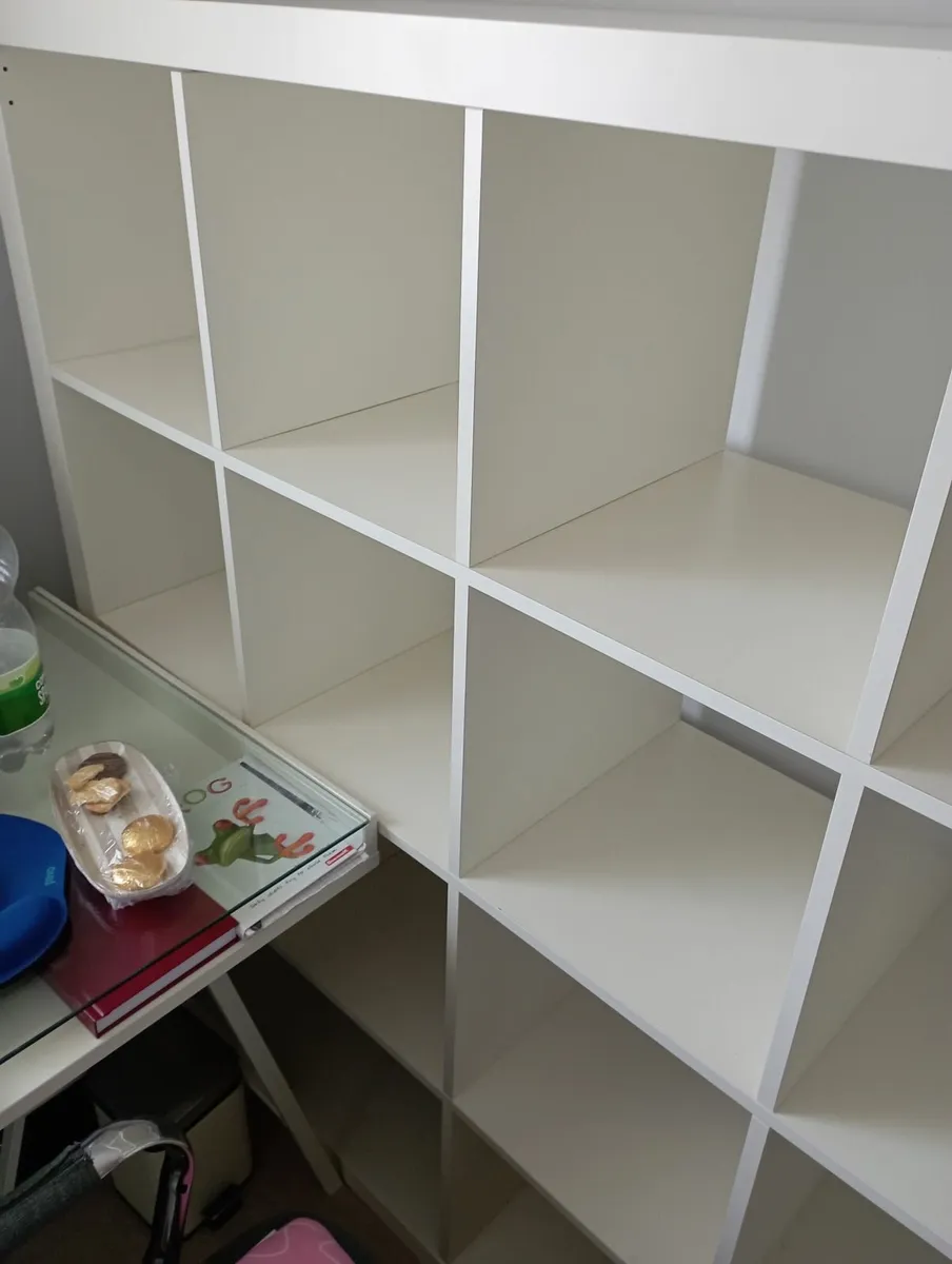IKEA kallax - 4 x 4 shelves - Image 2