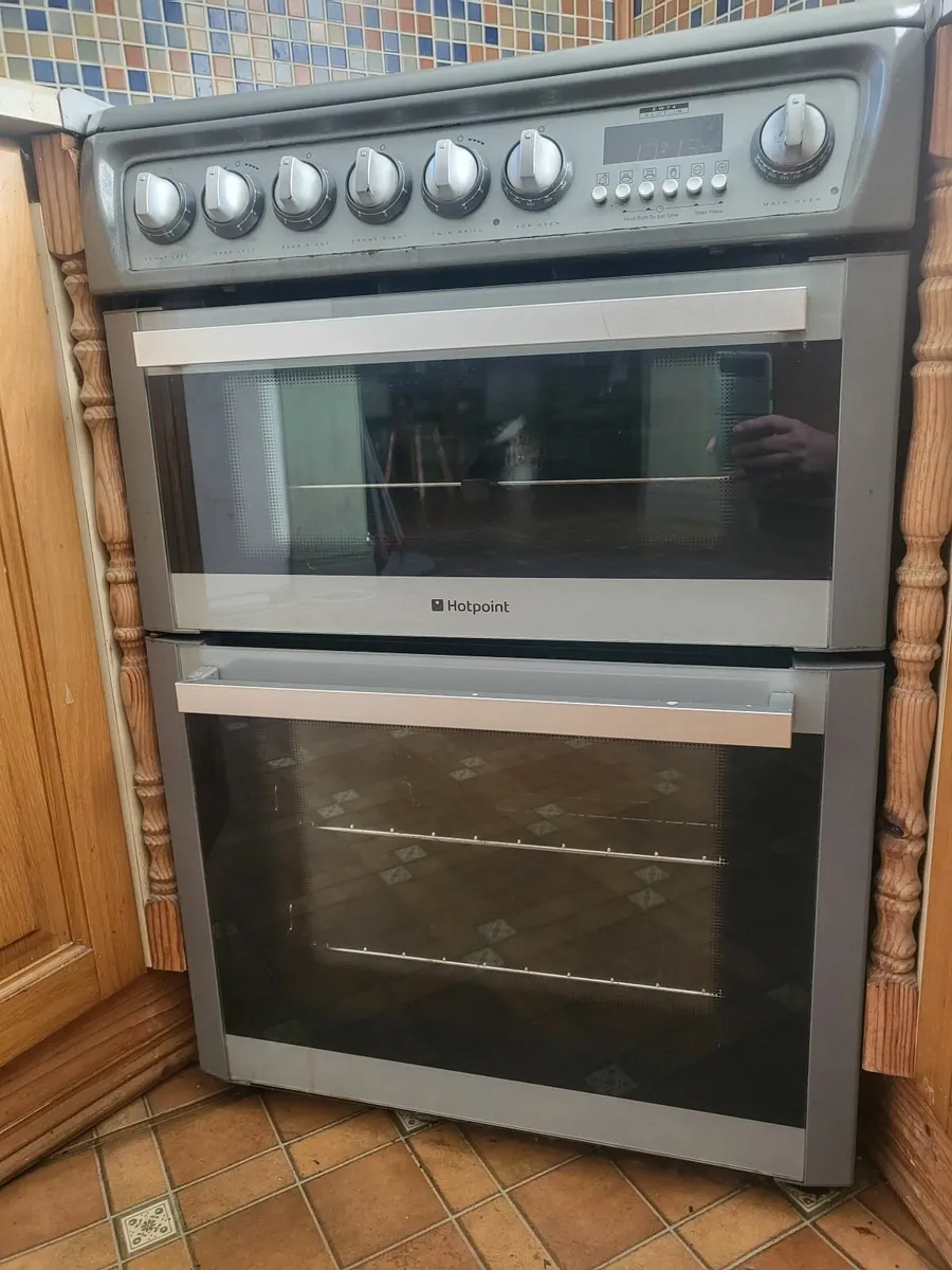 Electric double oven - Image 1