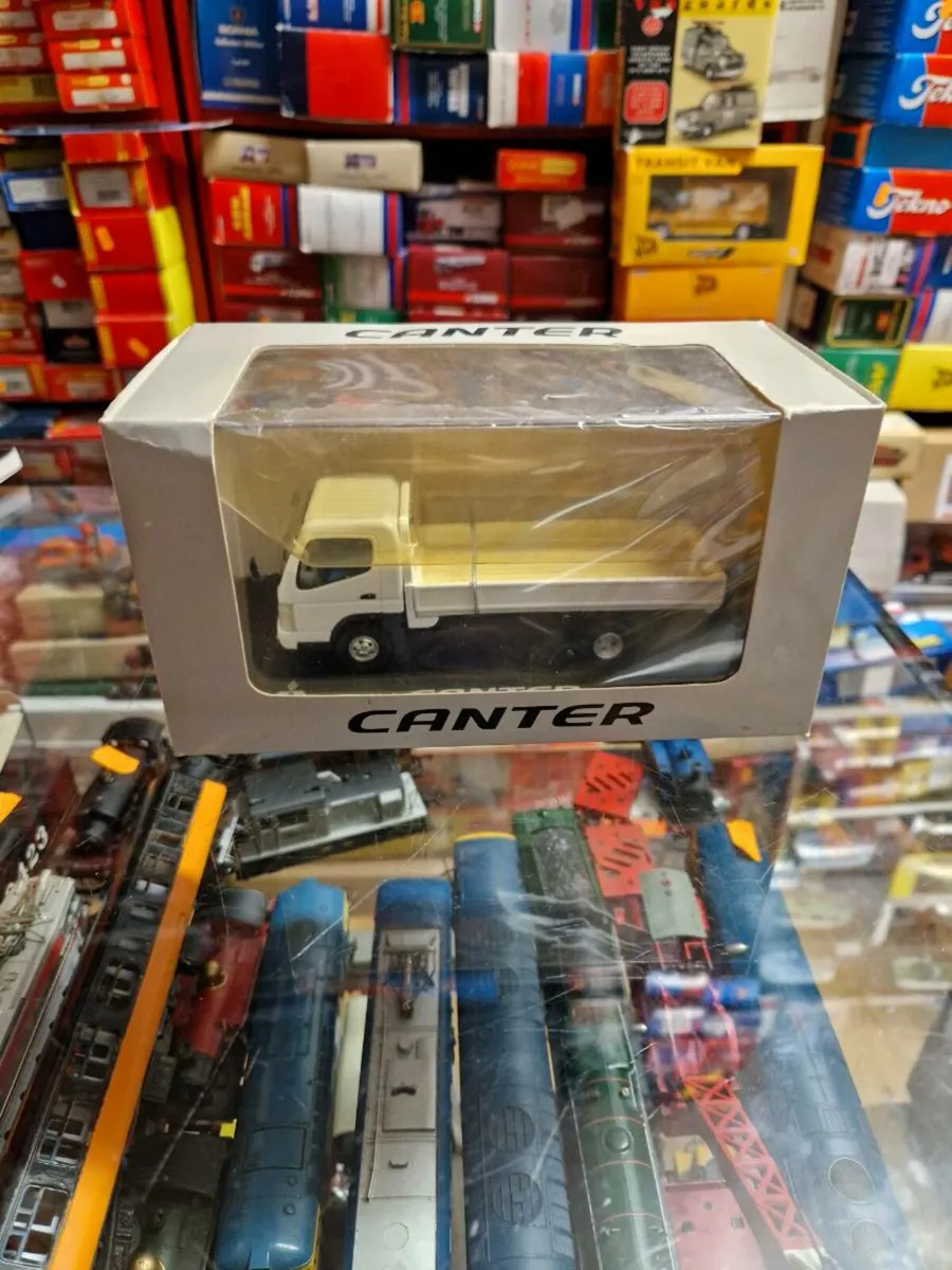 Corgi Mitsubishi Fuso Truck - Image 1