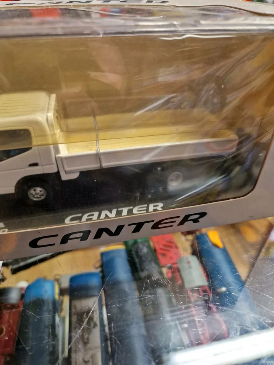 Corgi Mitsubishi Fuso Truck - Image 3