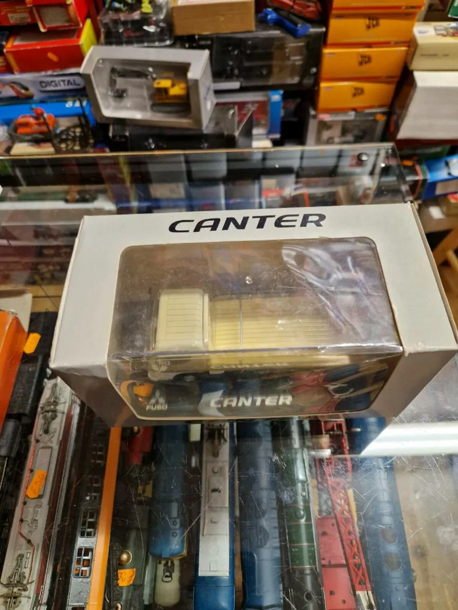 Corgi Mitsubishi Fuso Truck - Image 4