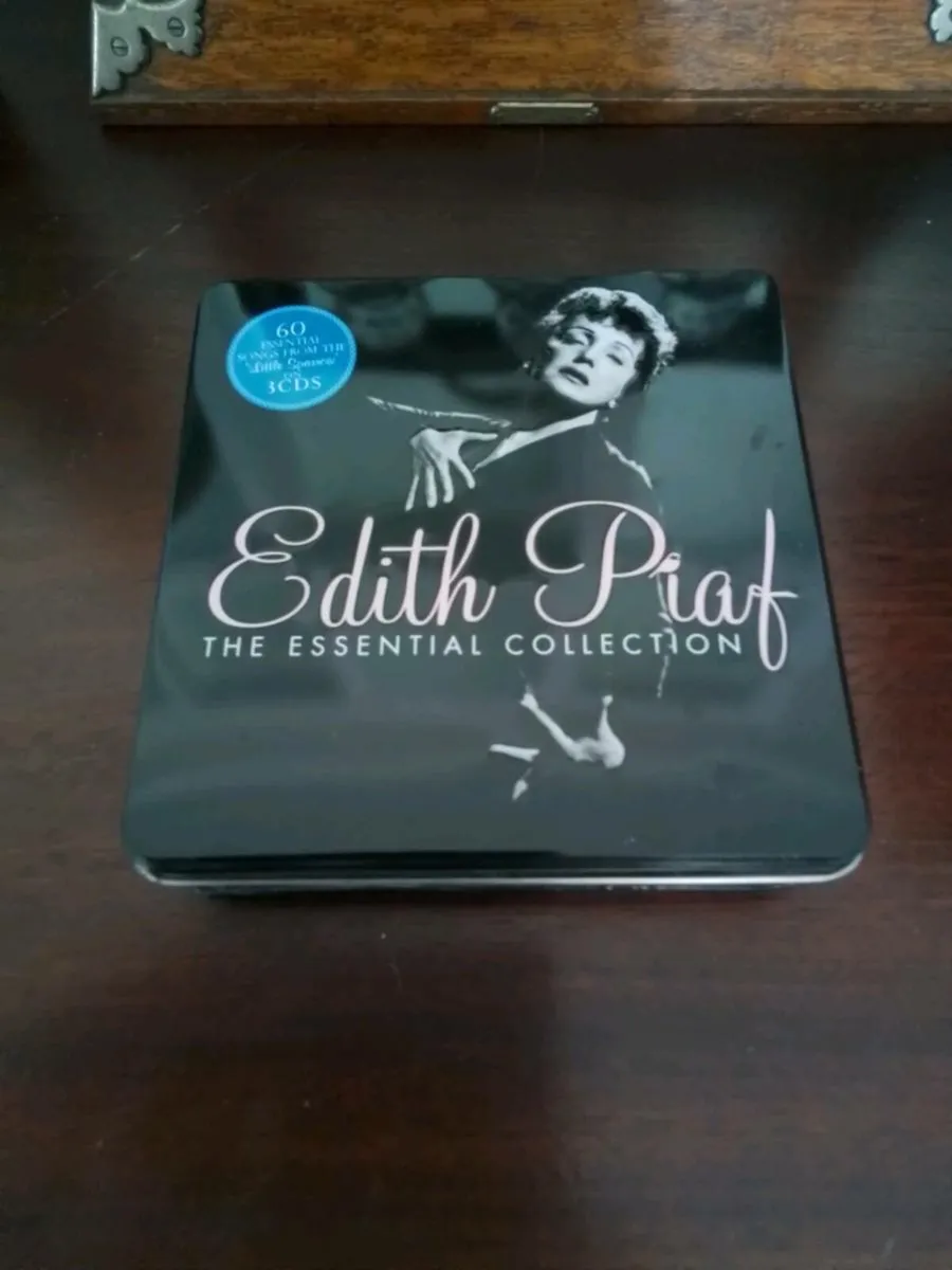 Edith Piaf essential collection