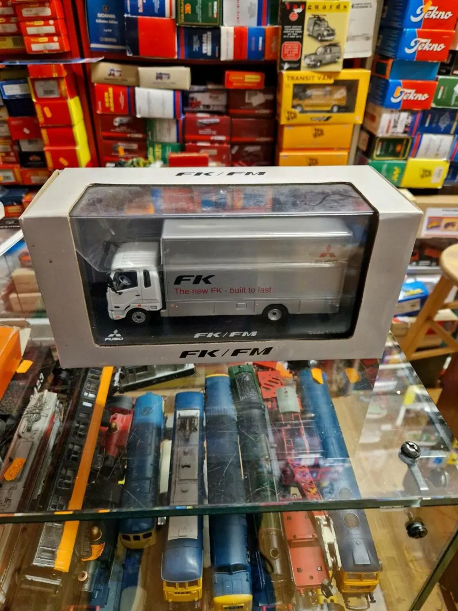 Corgi Mitsubishi Fuso Truck - Image 1