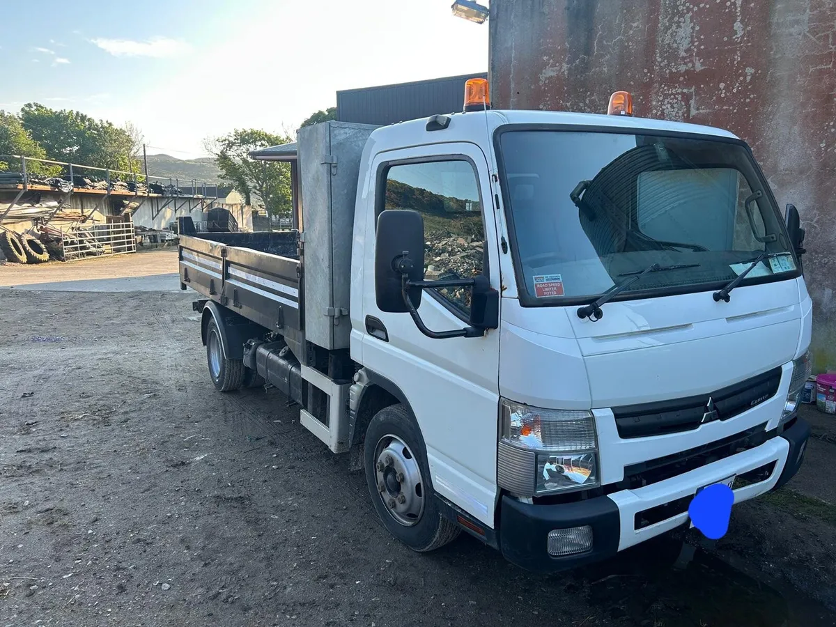 2014 Mitsubishi Canter - Image 2