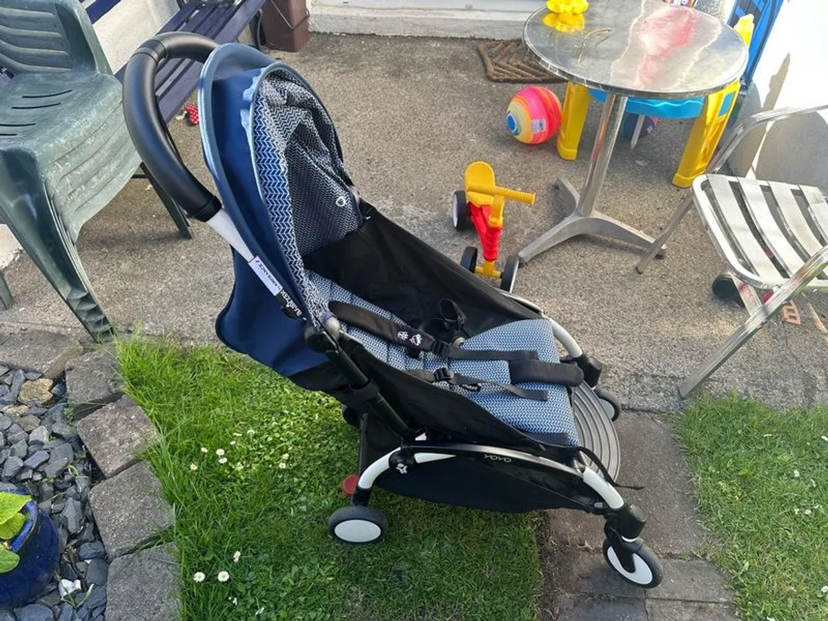 Babyzen YOYO Air France Edition Compact Travel Stroller With Cup Holder - Image 4
