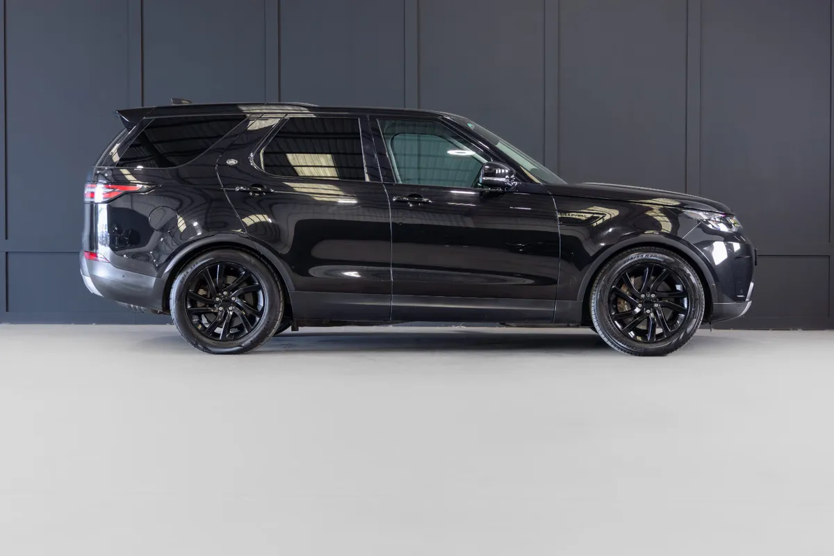 2019 Land Rover Discovery HSE 2 Seat Commercial - Image 2