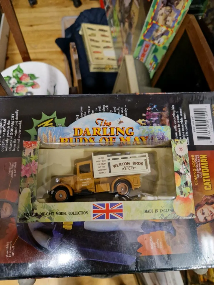 Corgi Lledo Darling Buds of May Truck