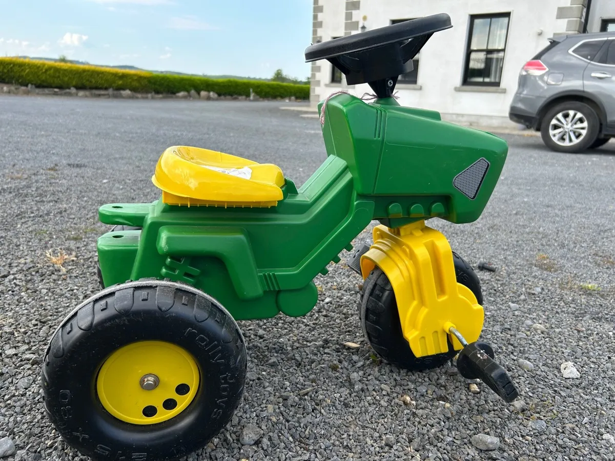 Kids tractor and bicycle - Image 1