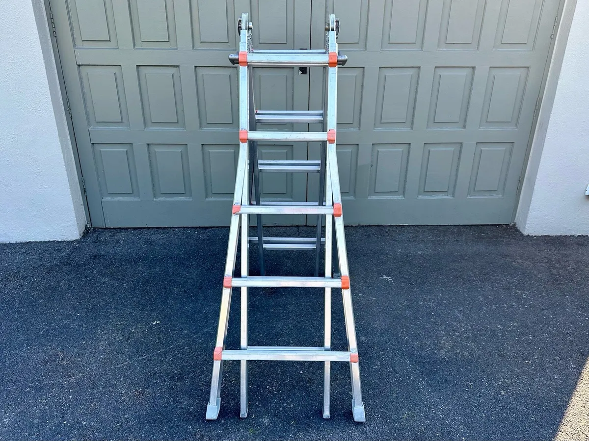 Waku WK102 5 Step Telescopic Ladder - Image 1