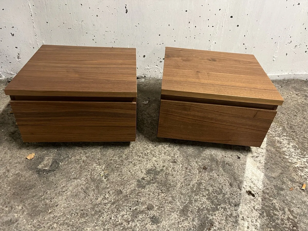Locker x 2 - Image 1