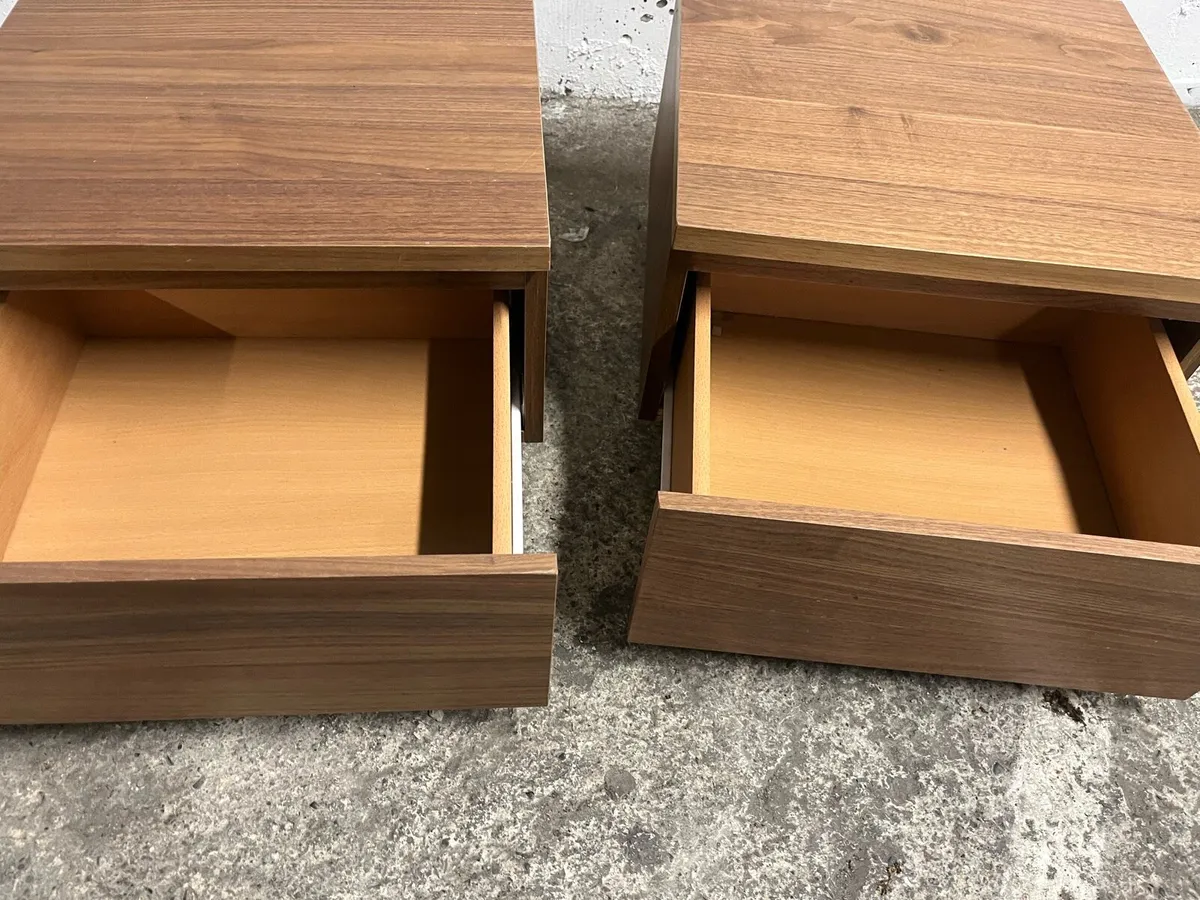 Locker x 2 - Image 2