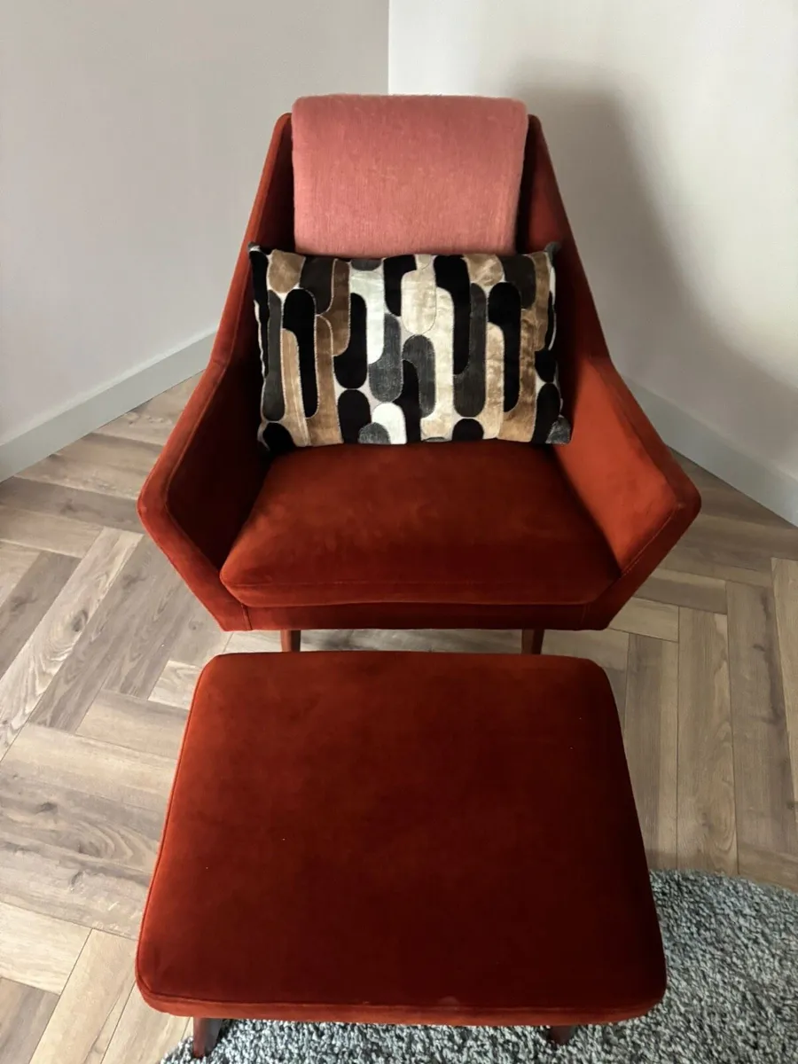 Arm chat and foot stool set - Image 1