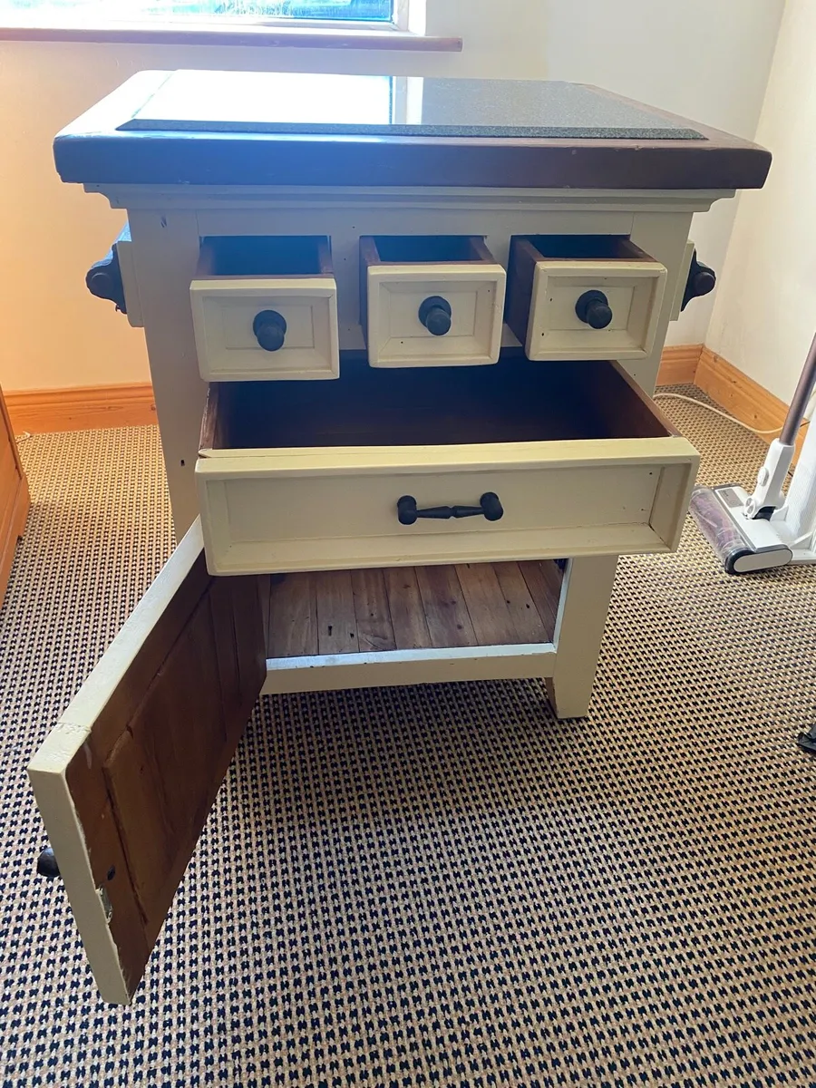 Kitchen island - Image 3