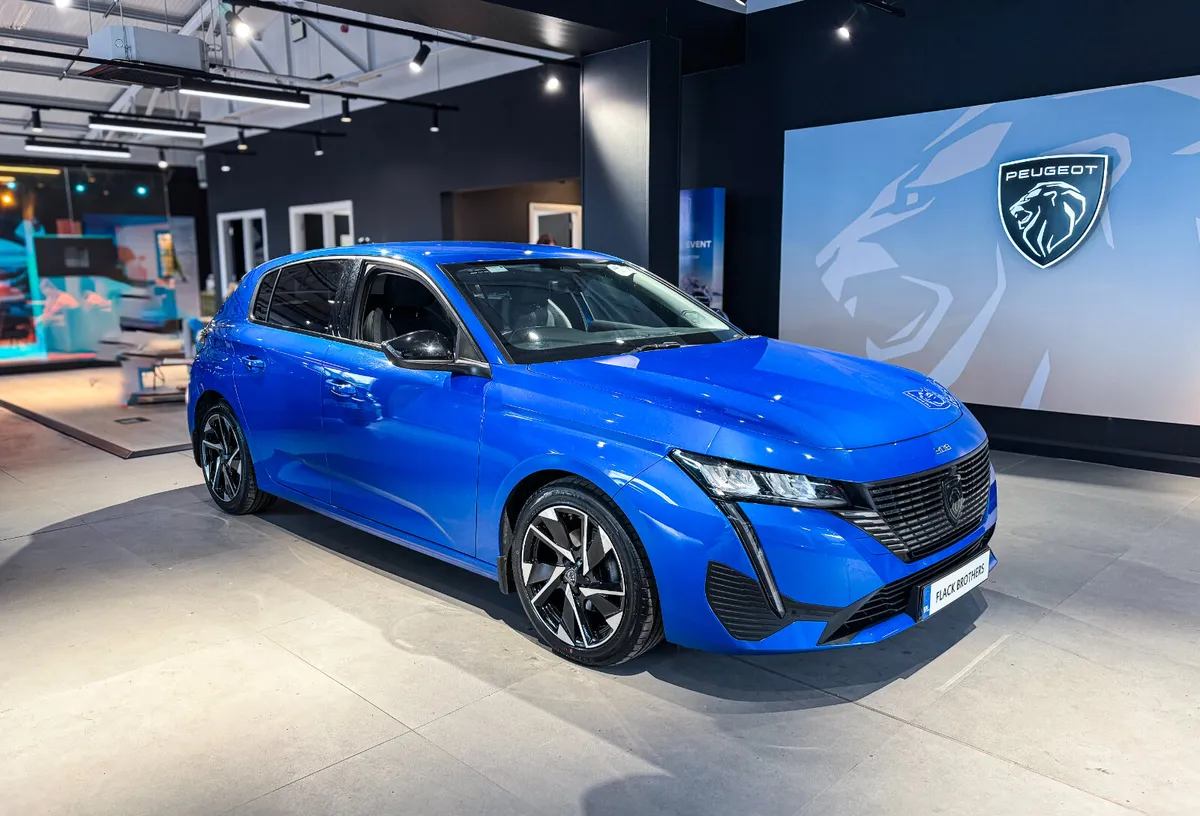 2022 Peugeot 308 Allure Auto - Image 2
